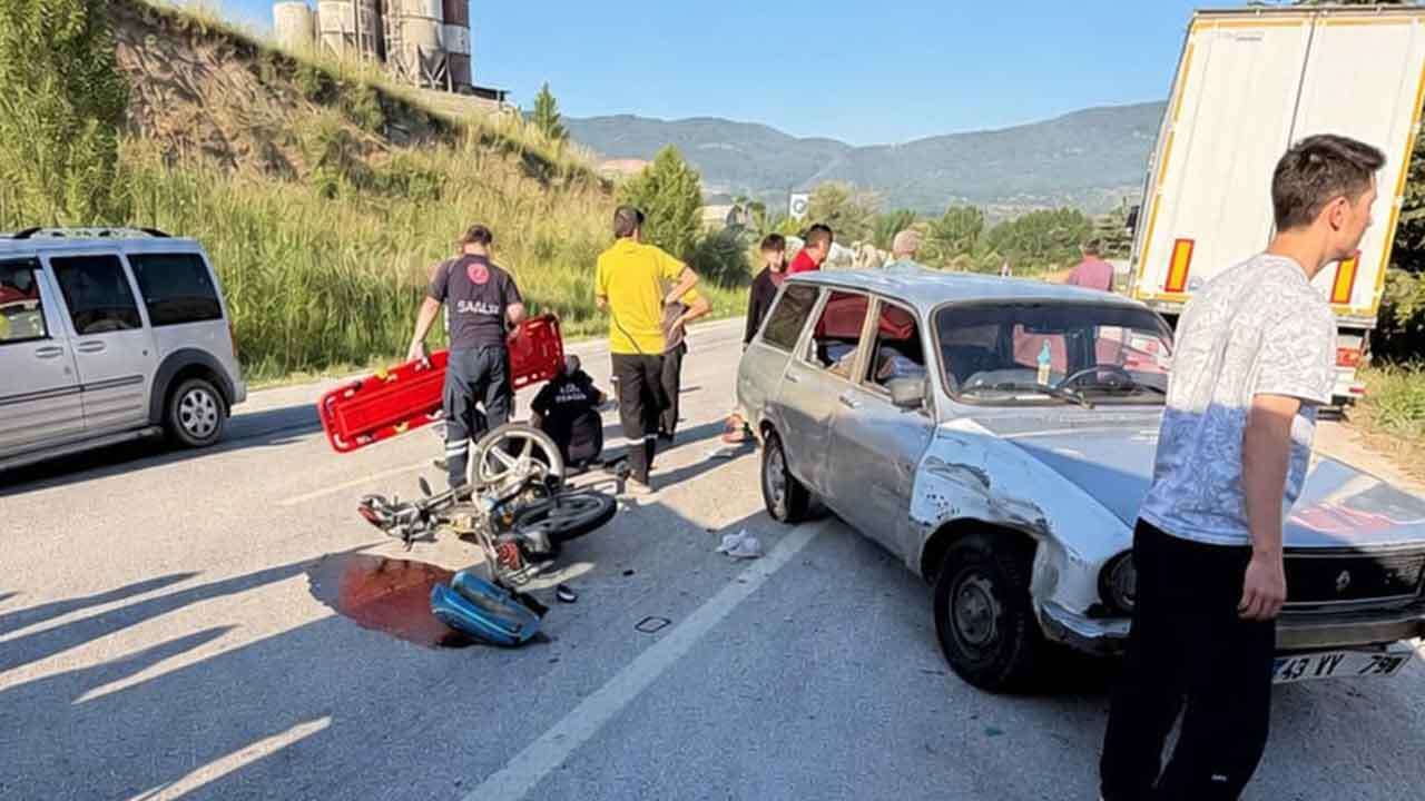 Uşak - Simav Yolunda Motosiklet İle Otomobil Çarpıştı 1 Yaralı
