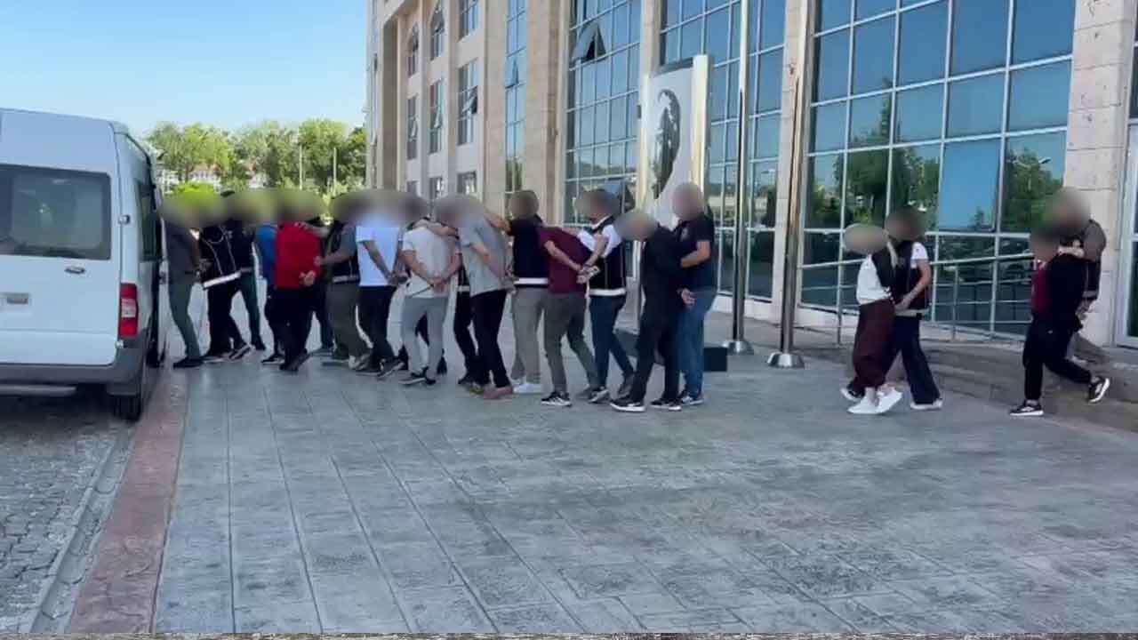 Uşak’ta Yasaklı Madde Operasyonu, 16 Kişi Tutuklandı