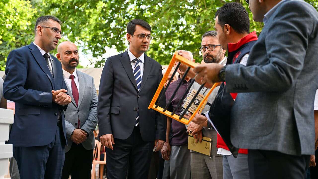 Uşak’ta Arıcılık ve Örtü Altı Üretime Destek