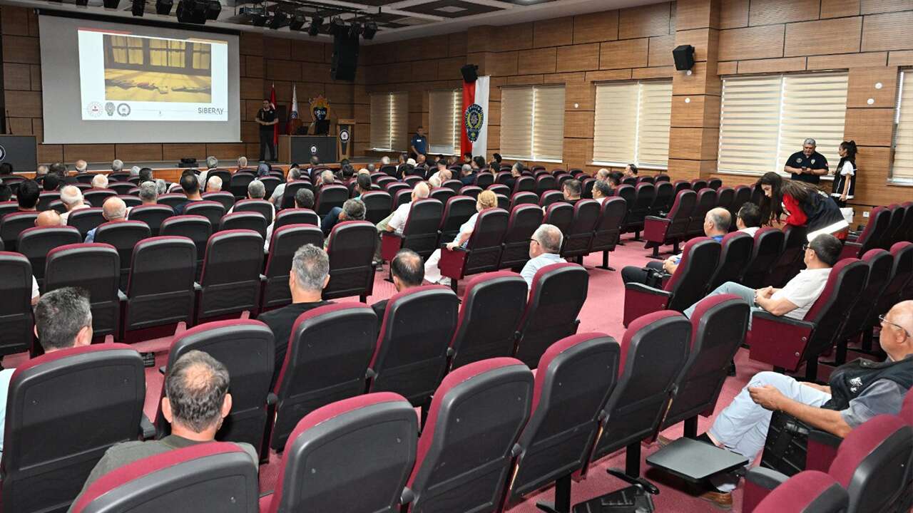 Uşak Emniyet Müdürlüğü Silah Güvenliği Semineri Düzenledi