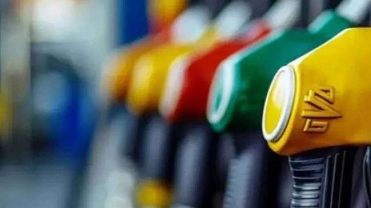 Pompada Tabela Değişiyor  Benzine Zam Geliyor