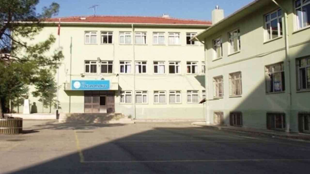 Uşak’a 24 Derslikli Modern Okul 23 Nisan Ortaokulu Yeniden İnşa Edilecek