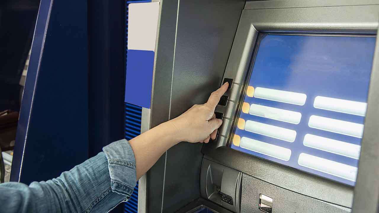 ATM Başında Bekleme Devri Kapanıyor: İşlemler Saniyeler İçinde Tamamlanacak