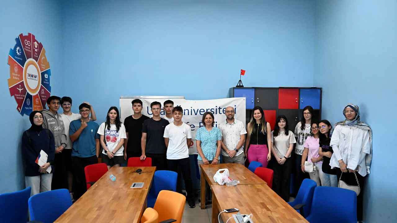 Uşak Üniversitesi’nden Liselilere Bilim Kafe Etkinliği