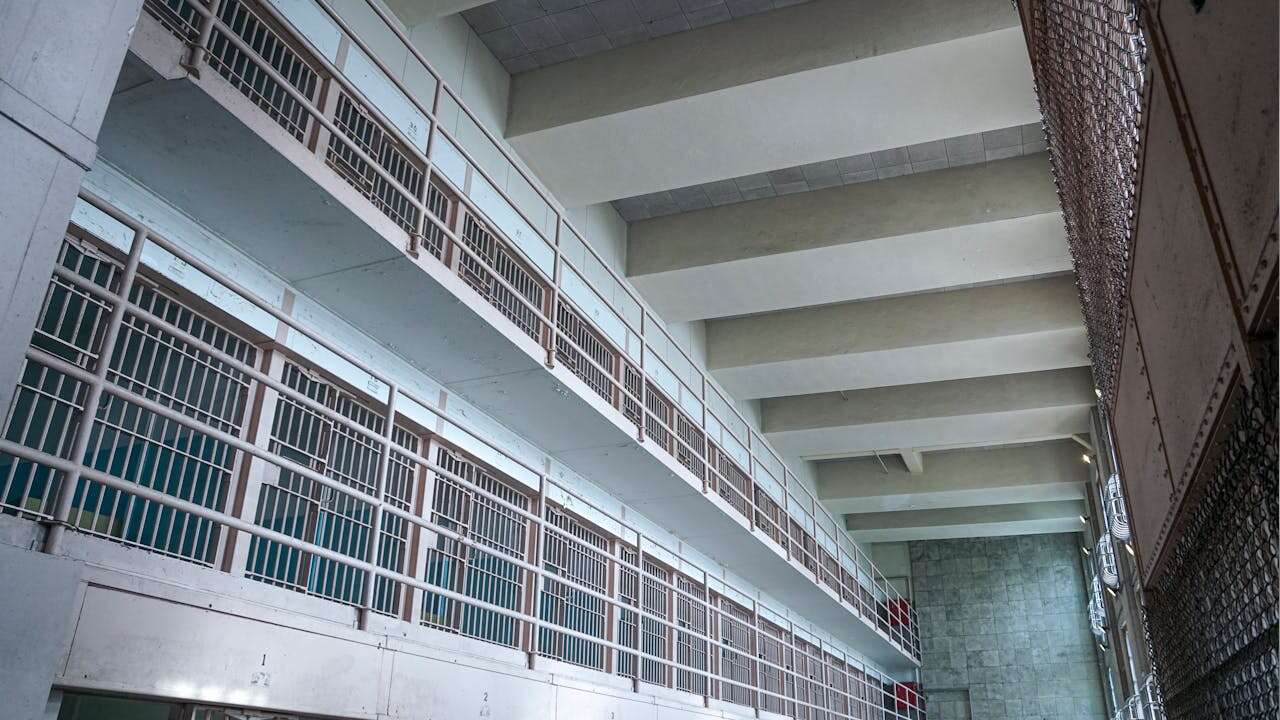 Erken Tahliye Düzenlemesi Hangi Suçları Kapsıyor, Hangilerini Kapsamıyor?