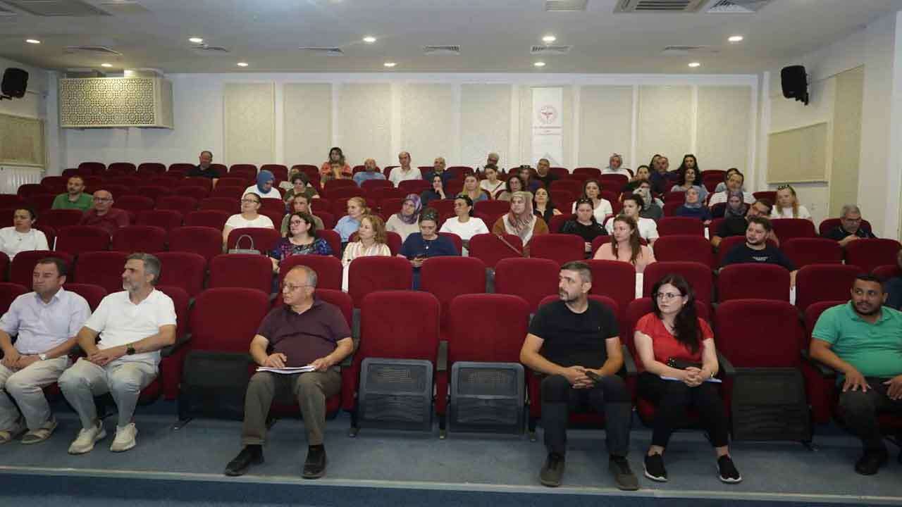 Uşak İl Sağlık Müdürlüğü’nden  Sağlık Çalışanlarına Kapsamlı Program