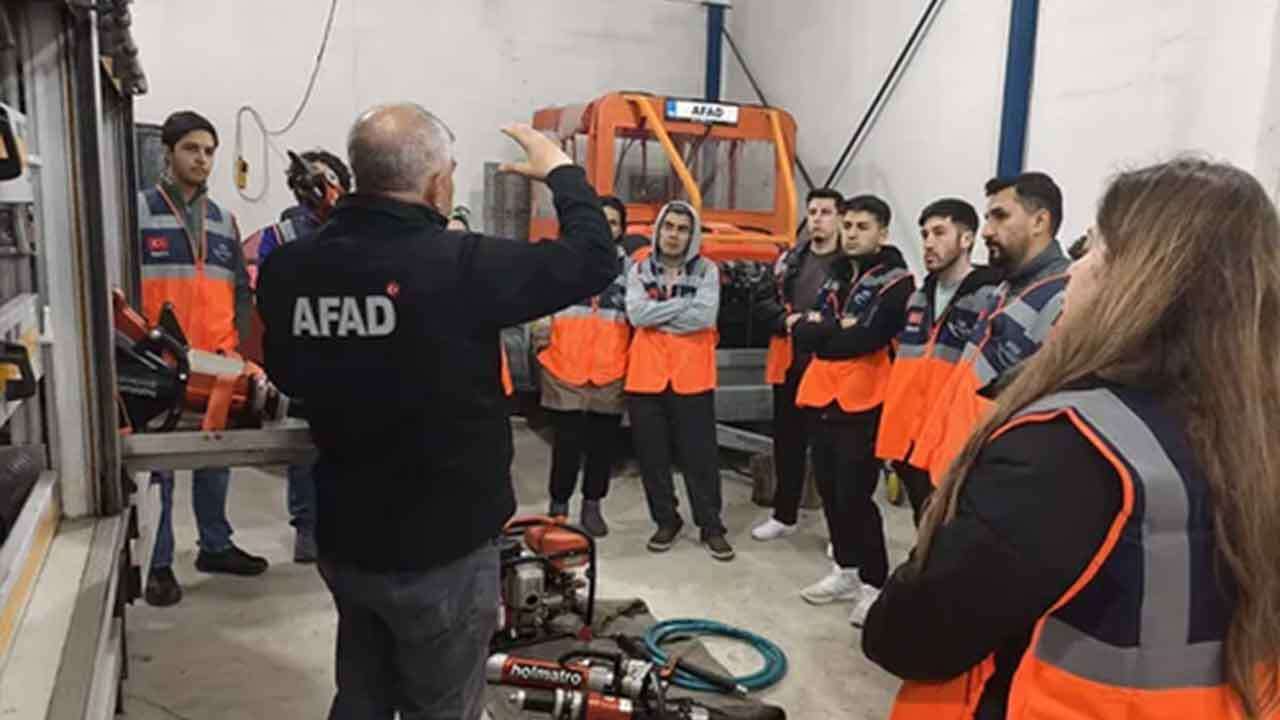 Uşak’ta Destek AFAD Gönüllüsü Eğitimi Başlıyor