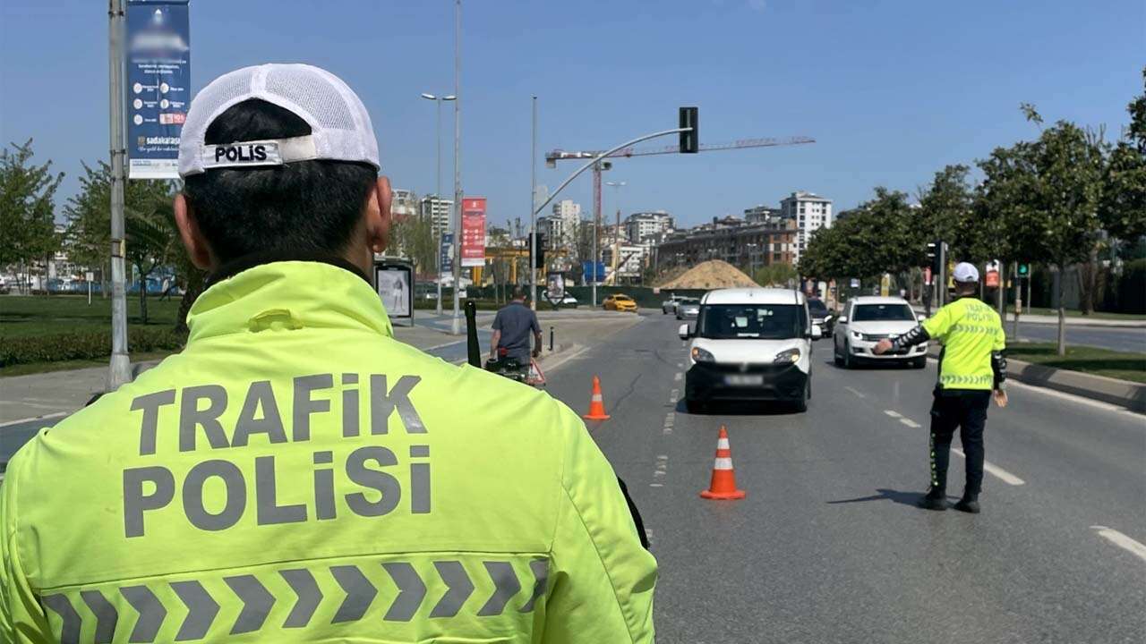 Trafikte Eldiven Kuralında Detaylar Ortaya Çıktı: 2 İstisna Var