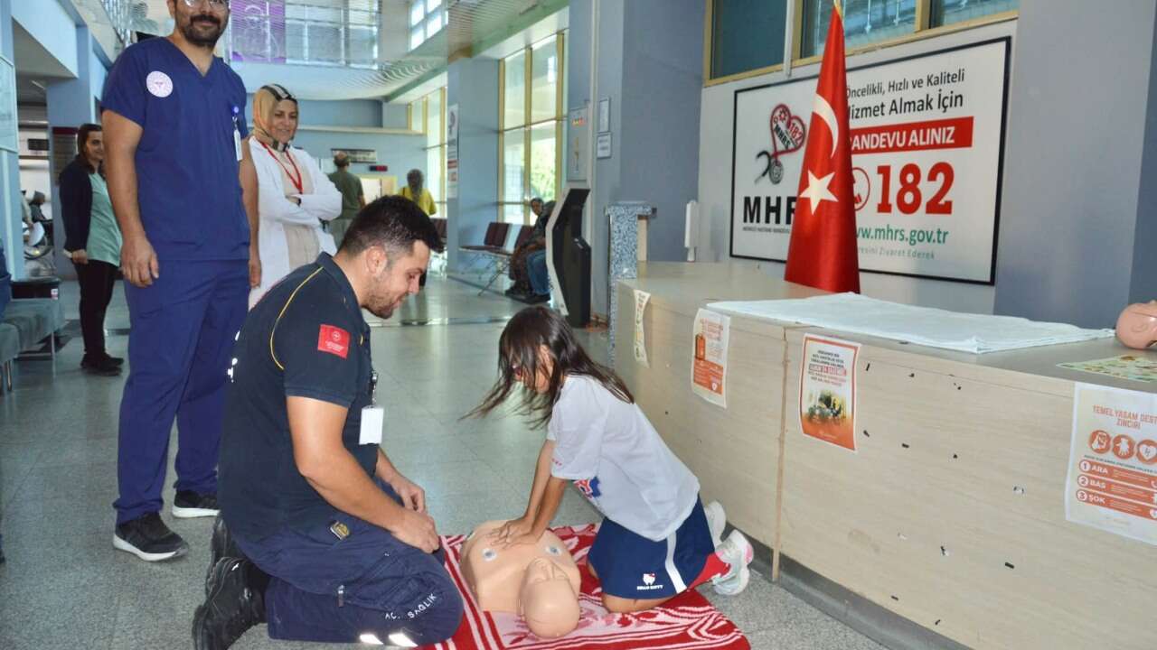 12 Eylül Dünya İlk Yardım Günü’nde Uşak’ta Farkındalık Etkinliği