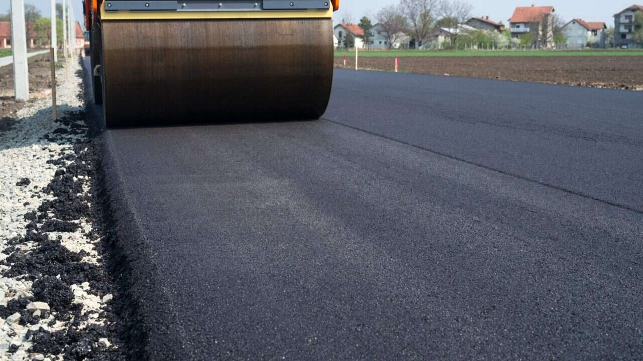 Uşak'ın Köylerinde Hummalı Çalışma Yol, Su ve Okul Yatırımları Sürüyor