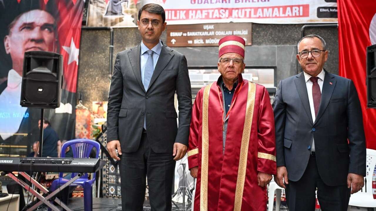 Uşak’ta Yılın Ahisi Ödülü 46 Yıllık Ustaya Verildi