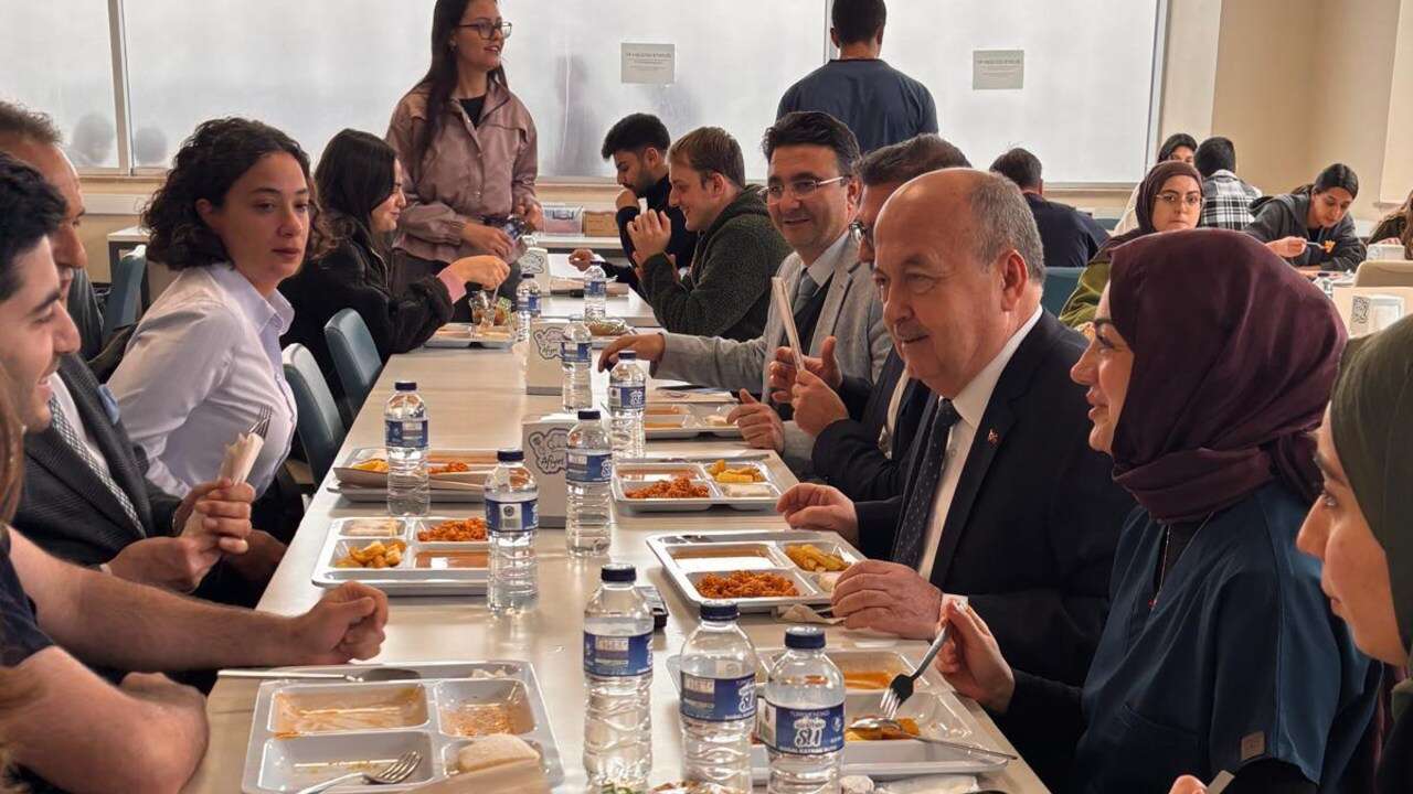 Uşak Üniversitesi’nden Tıp Öğrencilerine Yeni Destek