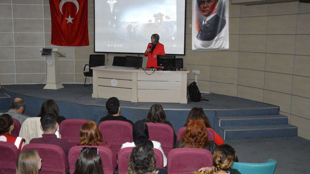 Uşak Eğitim ve Araştırma Hastanesi’nden Postpartum Farkındalığı