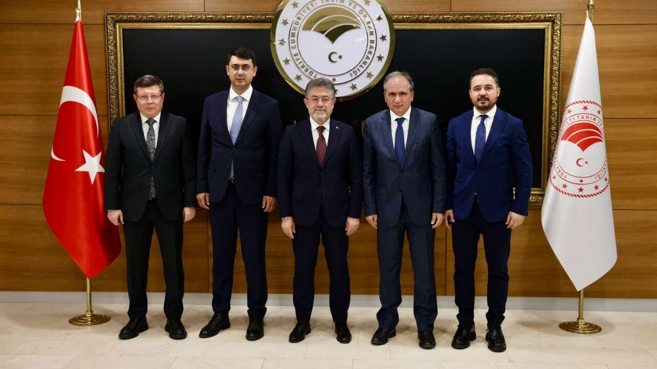 Uşak İçin Bakanlıklarla Temas Trafiği! Tarım, Eğitim ve Sosyal Hizmetler Ele Alındı