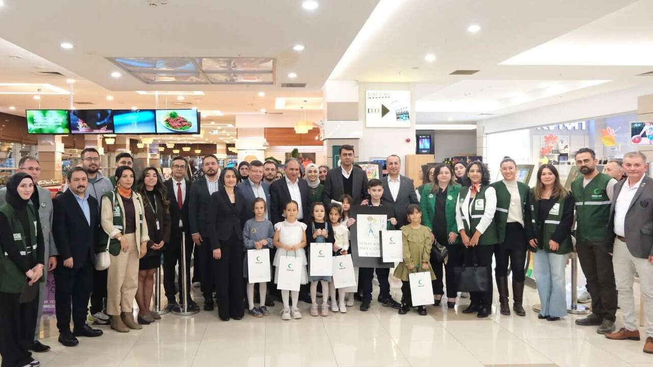 Uşak'ta 6 Minik Ressamın Hayalleri Sergiye Dönüştü