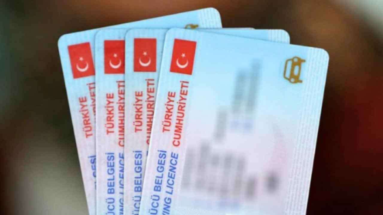 Ehliyetini Yenilemeyen Yandı! O Tarihten Sonra Eski Ehliyetler Geçersiz Olacak