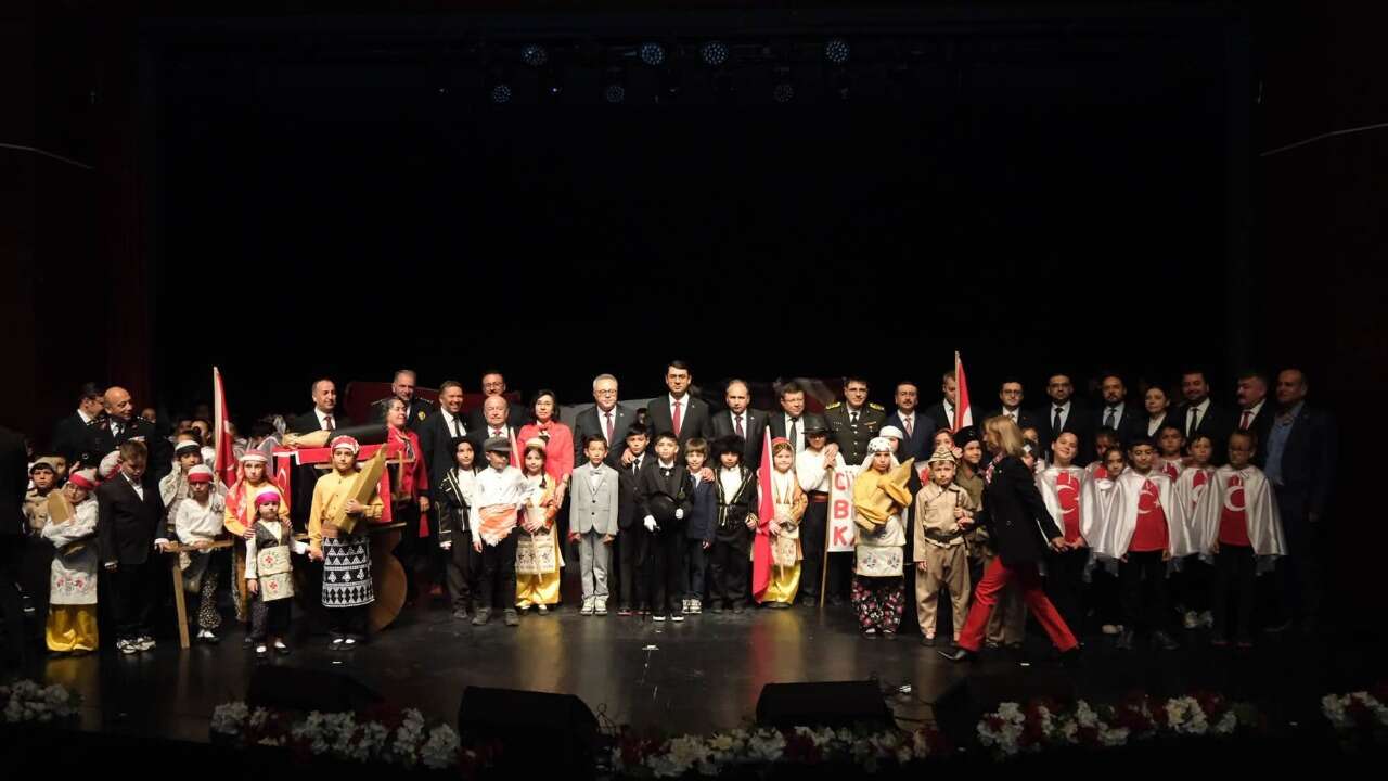 Cumhuriyet'in 103. Yılında Uşak'tan Birlik ve Beraberlik Mesajı