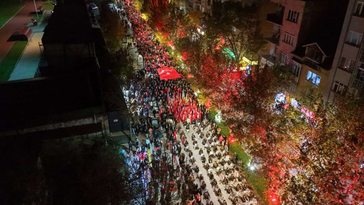 Cumhuriyet'in 103. Yılında Uşak Kırmızı Beyaza Büründü