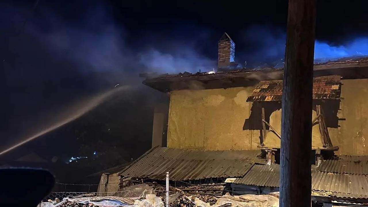 Banaz'a bağlı Muratlı köyünde yıldırım faciası