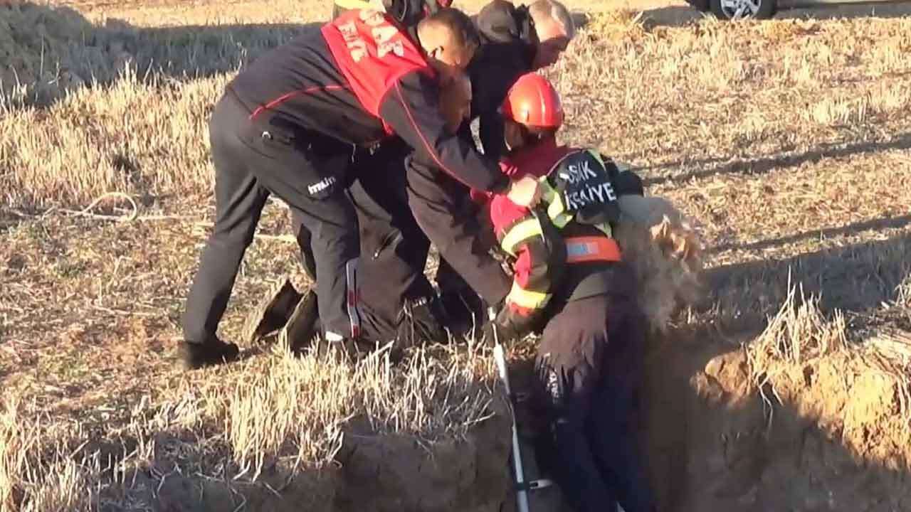Uşak'ta itfaiye ekiplerinden kuyuya düşen keçiye yardım eli