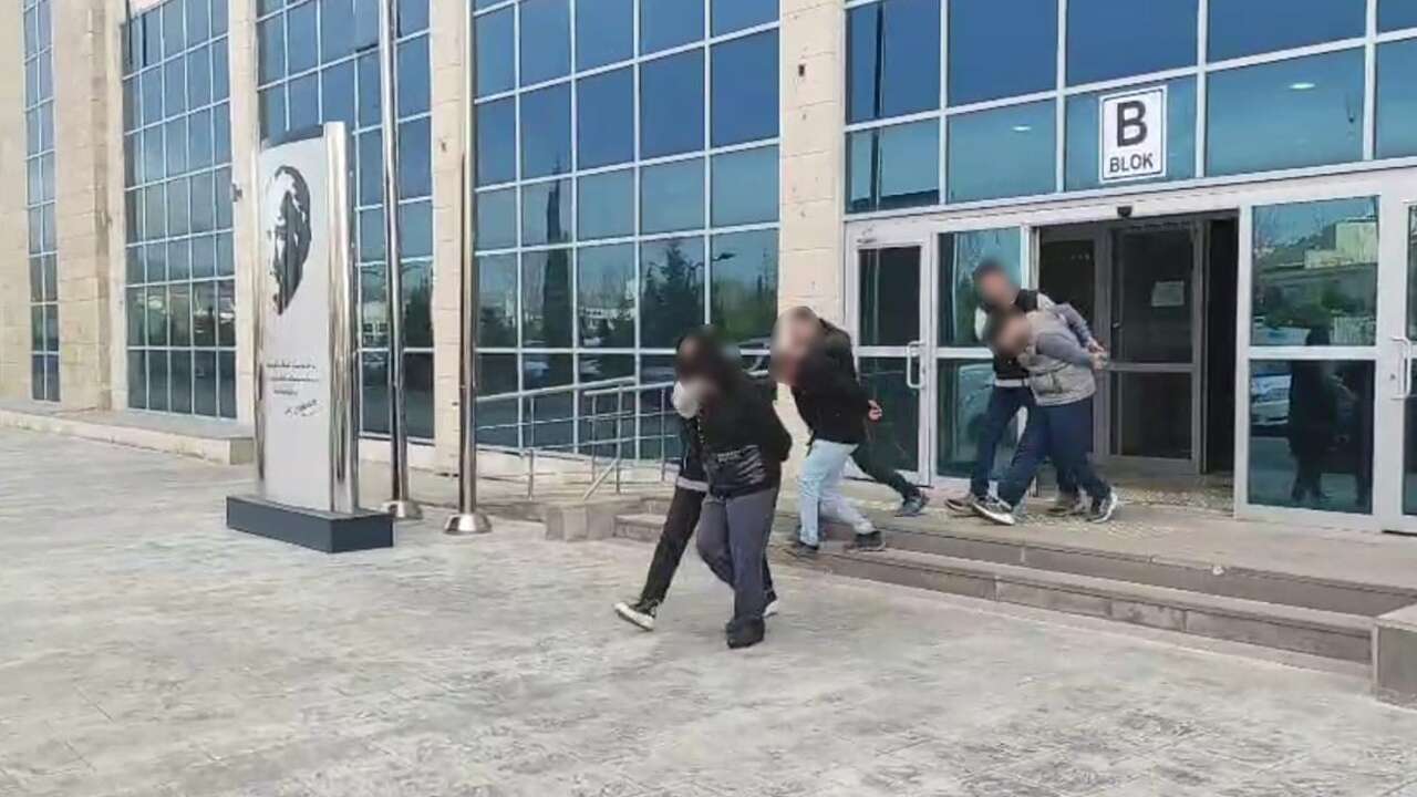 Uşak'ta zehir taciri 2 şüpheli tutuklandı
