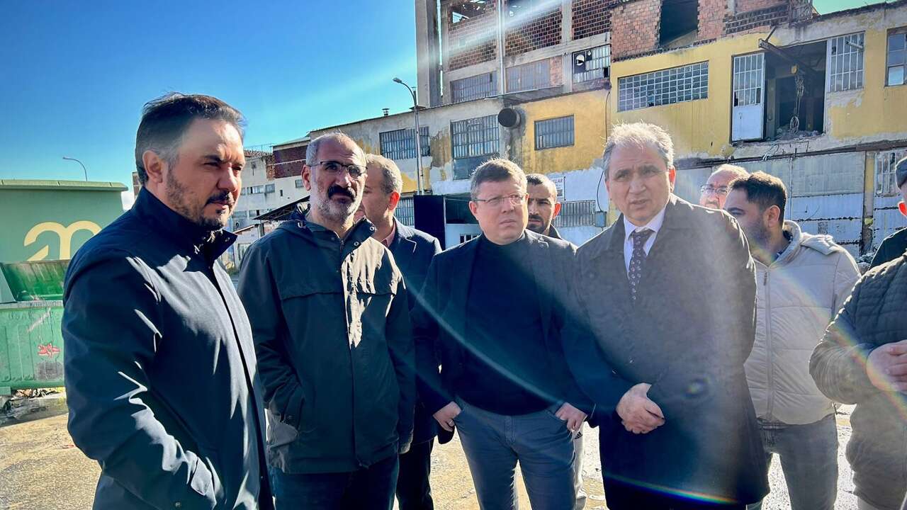 Çanlı OSB’deki Korkutan Yangın Sonrası AK Parti Heyetinden Geçmiş Olsun Ziyareti