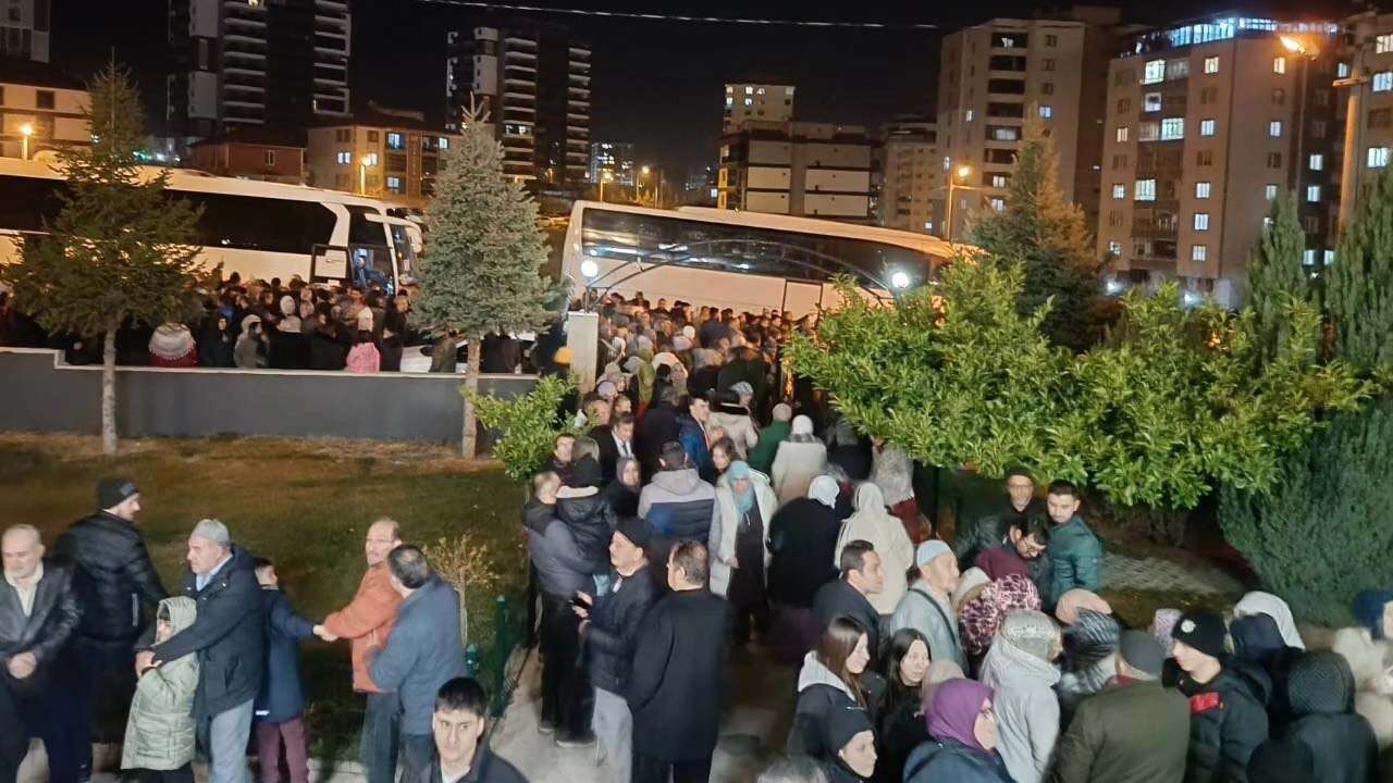Uşak’tan Kutsal Yolculuk, 194 Umreci Dualarla Uğurlandı