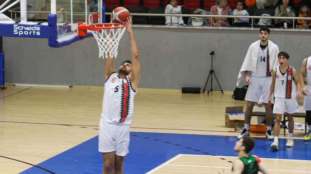 İlkler Şehri Uşak Basketbol evinde mağlup oldu