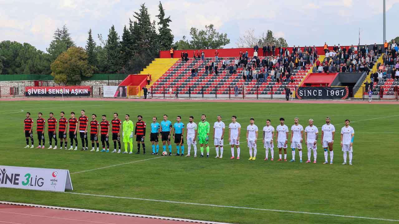 Zirve Randevusu: Karşıyaka – Uşakspor 3. Lig’in Dev Maçında Karşılaşıyor