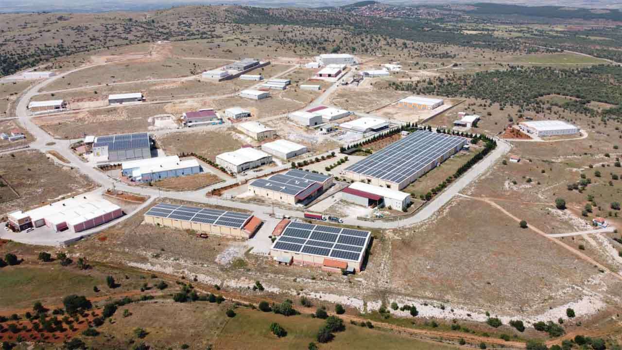 Karahallı OSB’ye 100 Hektarlık Bedelsiz Alan Kazandırıldı
