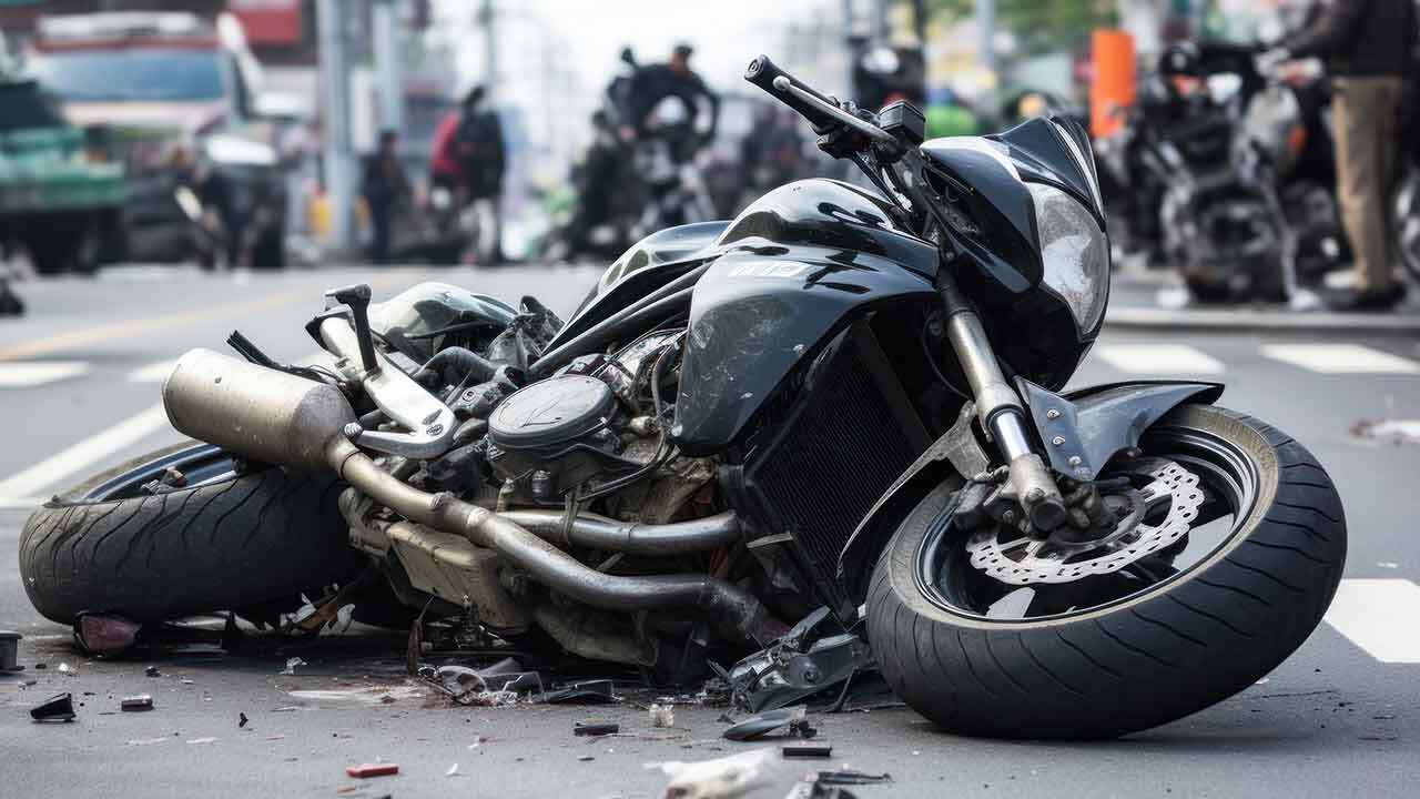 Trafik Kazasında Yaralanan Lise Öğrencisi Hayatını Kaybetti
