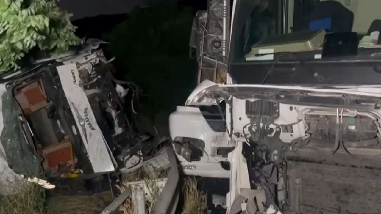 2 Tır Çarpıştı, 1’i Ağır 2 Kişi Yaralandı