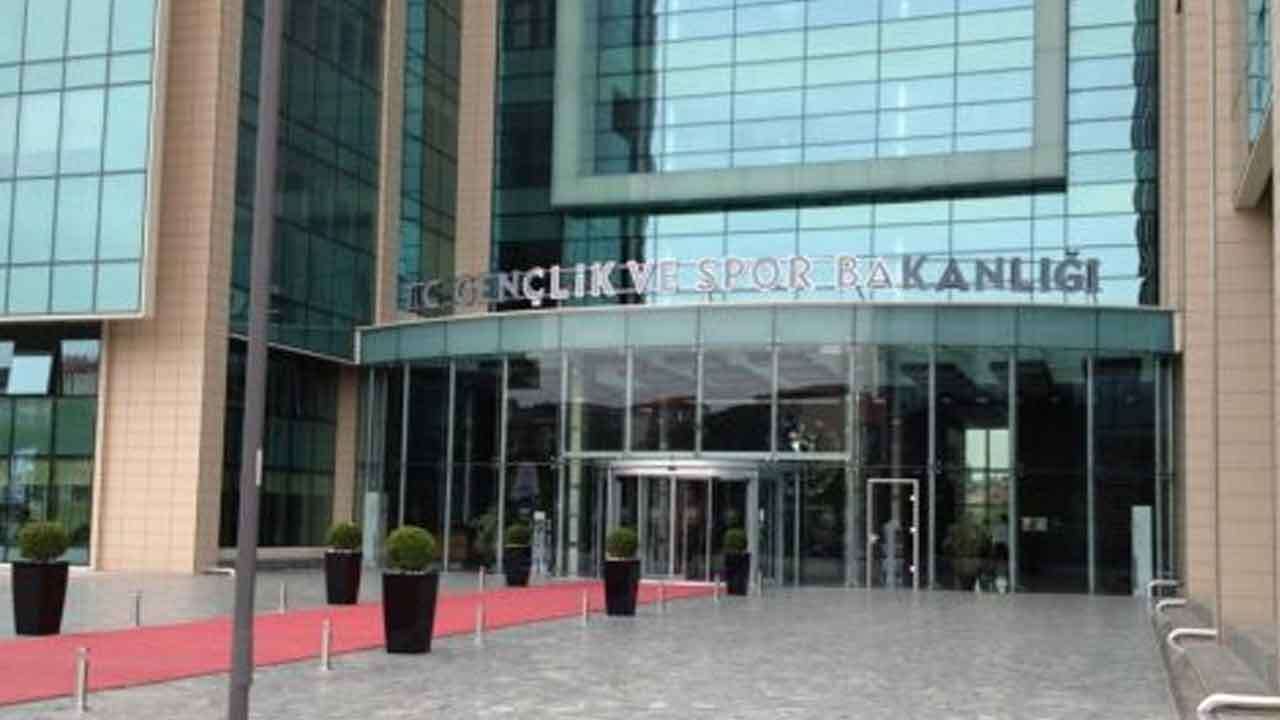 Uşaklı Gençlere Ücretsiz Yaz Kampı İmkânı Nasıl Başvuru Yapılır?