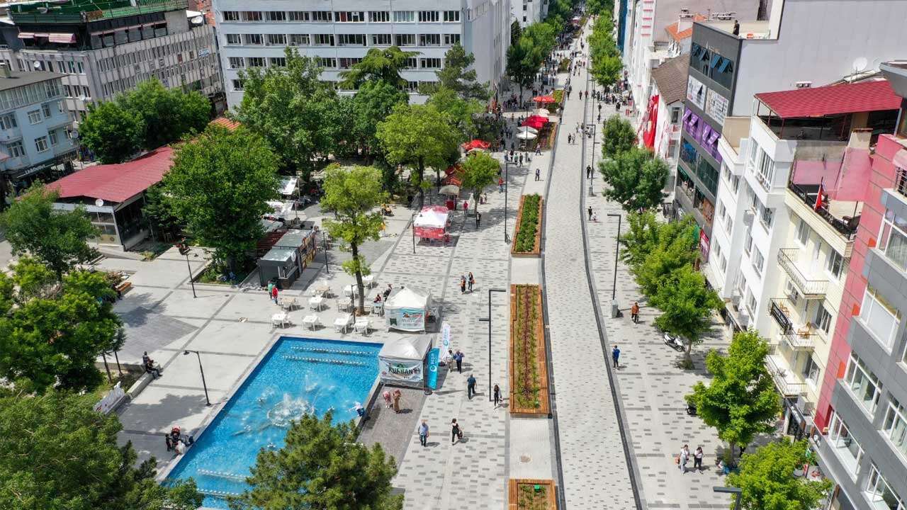 Uşak Kasım Ayına Bahar Tadında Başlayacak