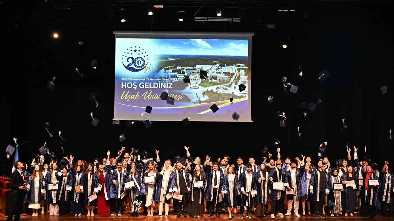 Uşak Üniversitesi'nde 2025-2026 Akademik Yılı Mezuniyet Töreni Yapıldı
